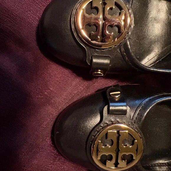 New Tory Burch Leather Pumps with Gold Detail and Wooden Bottom - Picture 10 of 12